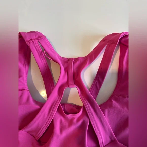 SIZE 6 Lululemon Stash It Bra *Medium Support, B/C Cup SONIC PINK